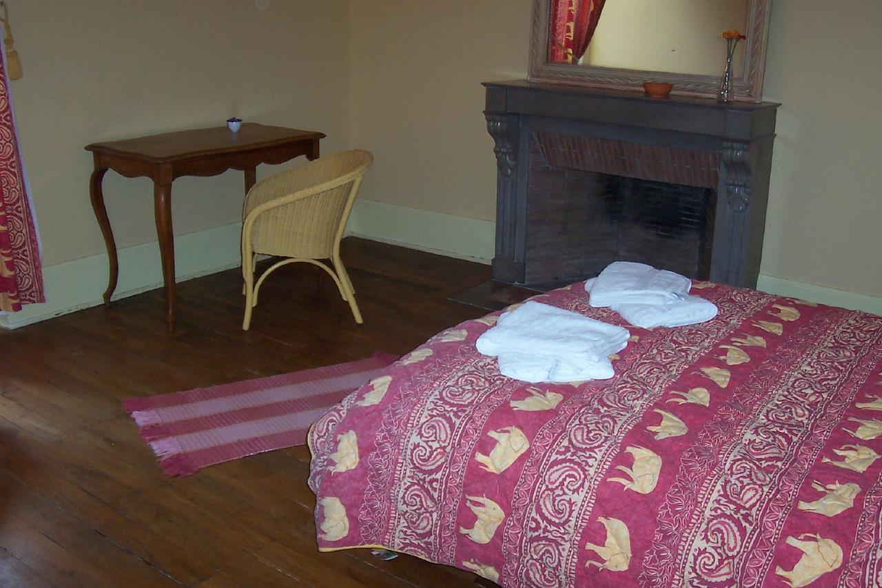 Chateau Champigny Bed & Breakfast Maillet  Rom bilde